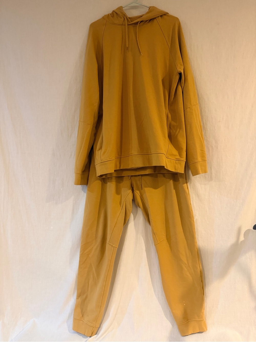 Men’s Lululemon Sweatsuit